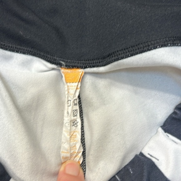 155. Lucy active biker shorts Size M, inseam 6" - Picture 6 of 9